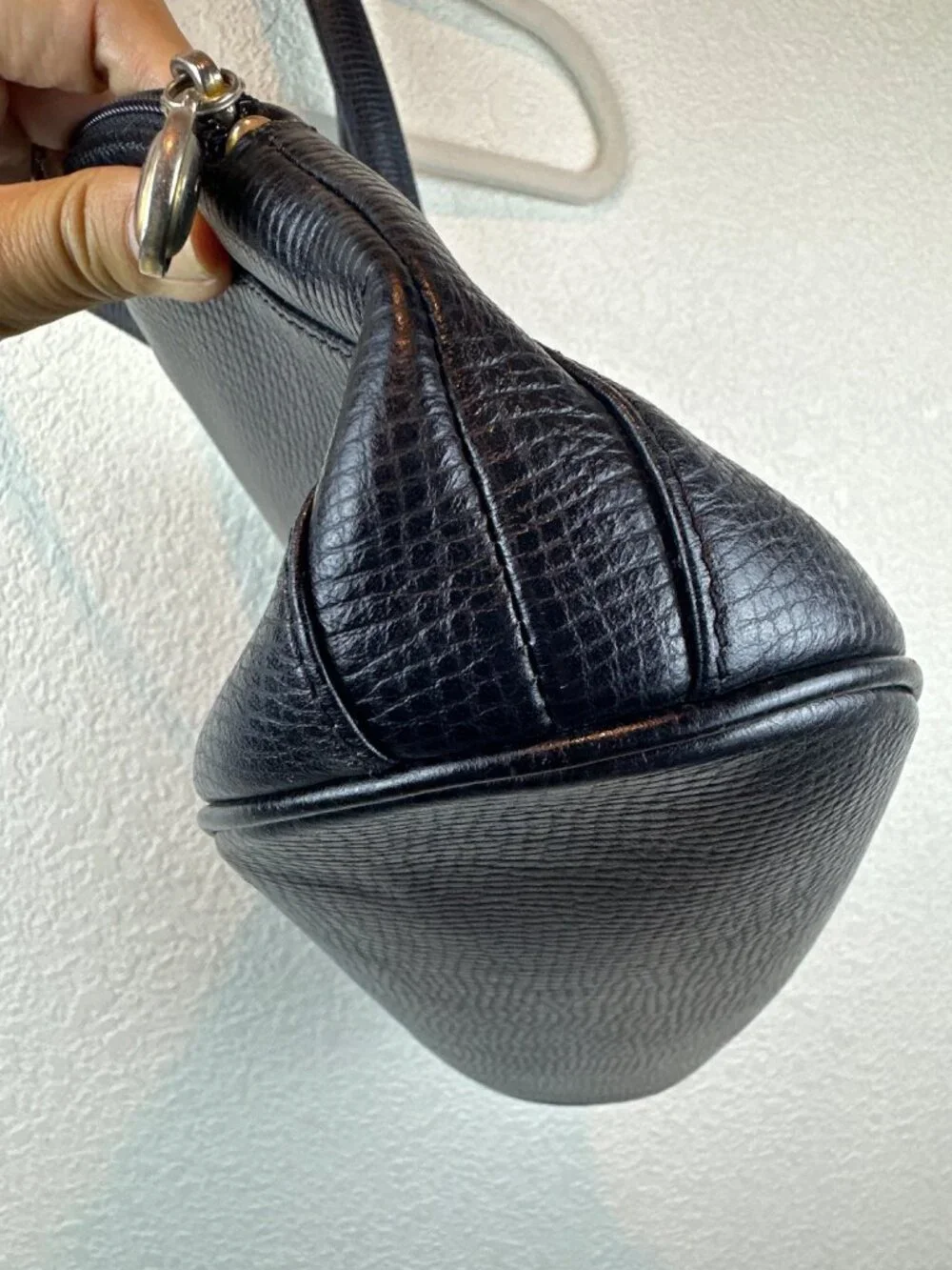 Vintage Christian Dior Navy Leather Shoulder Bag Gold Logo Made in France - Picture 11 of 16